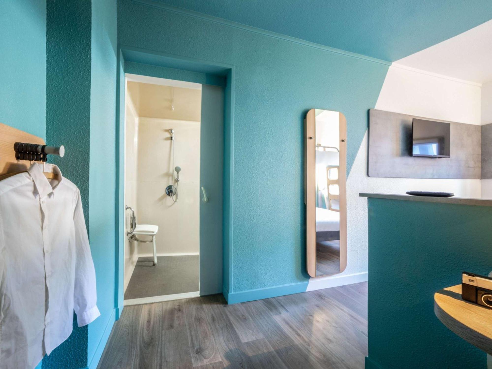 Ibis Budget Sucy En Brie Luaran gambar