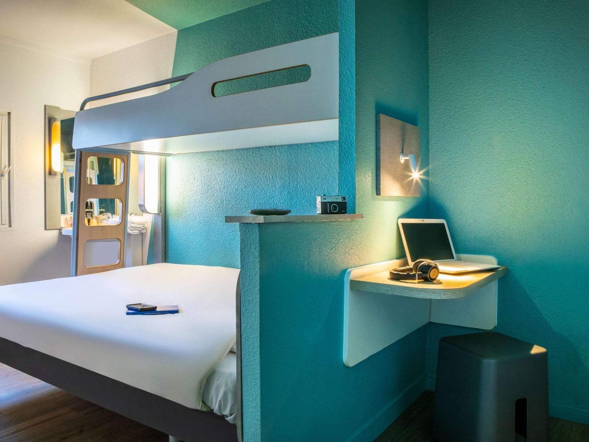 Ibis Budget Sucy En Brie Luaran gambar