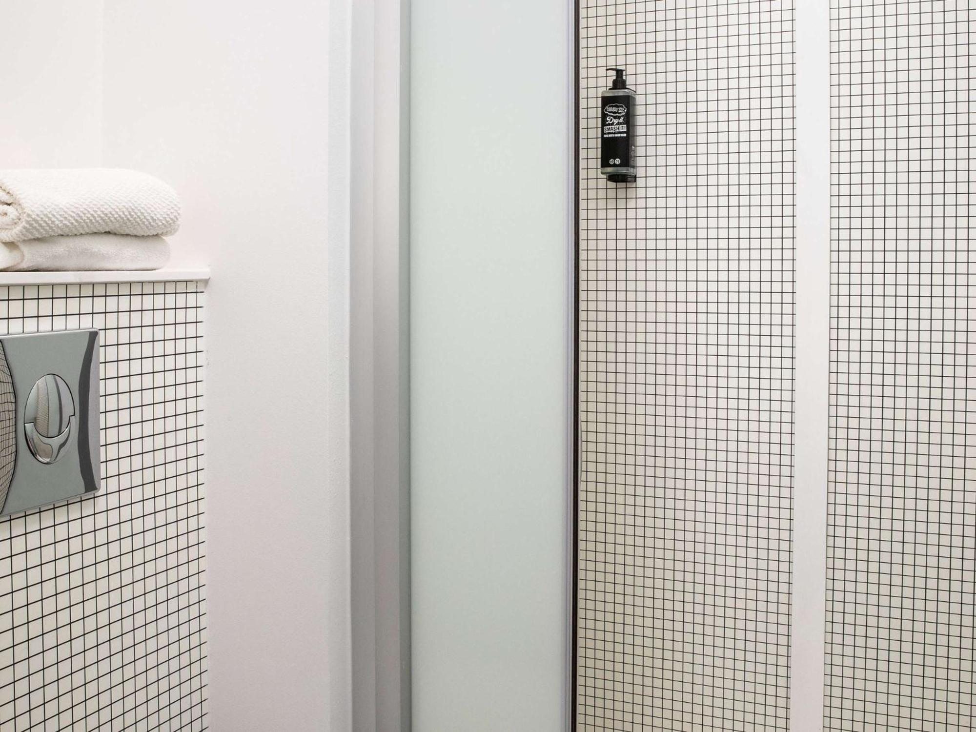 Ibis Budget Sucy En Brie Luaran gambar