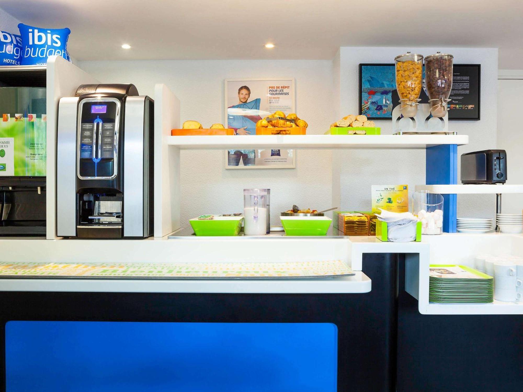 Ibis Budget Sucy En Brie Luaran gambar