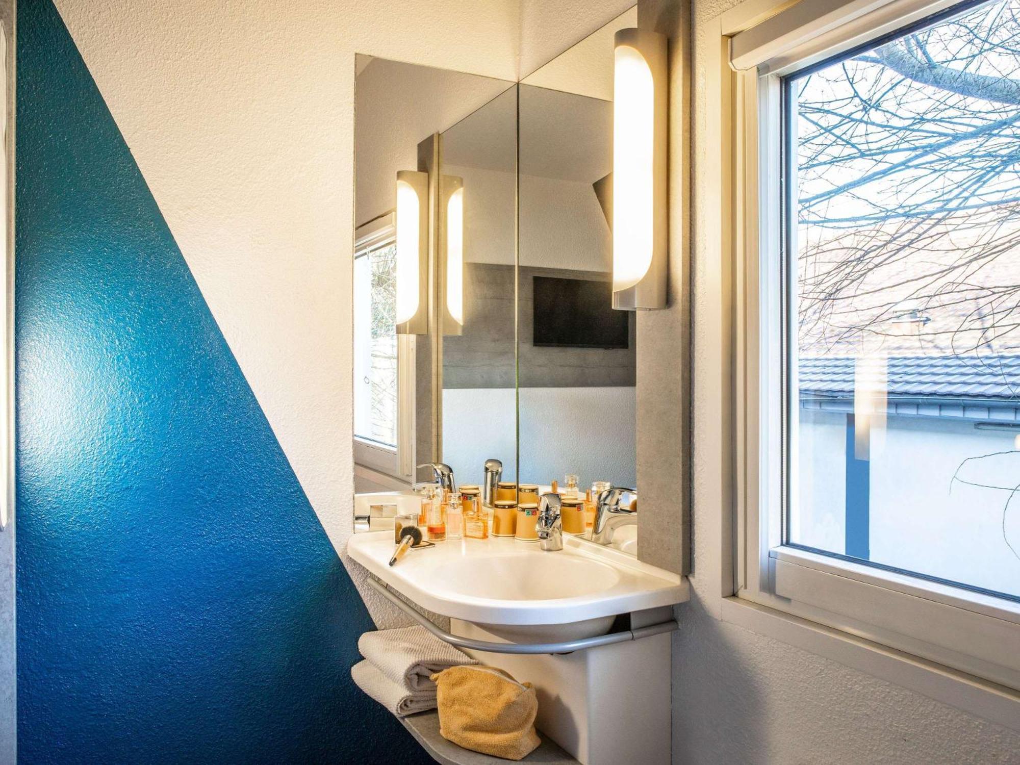 Ibis Budget Sucy En Brie Luaran gambar
